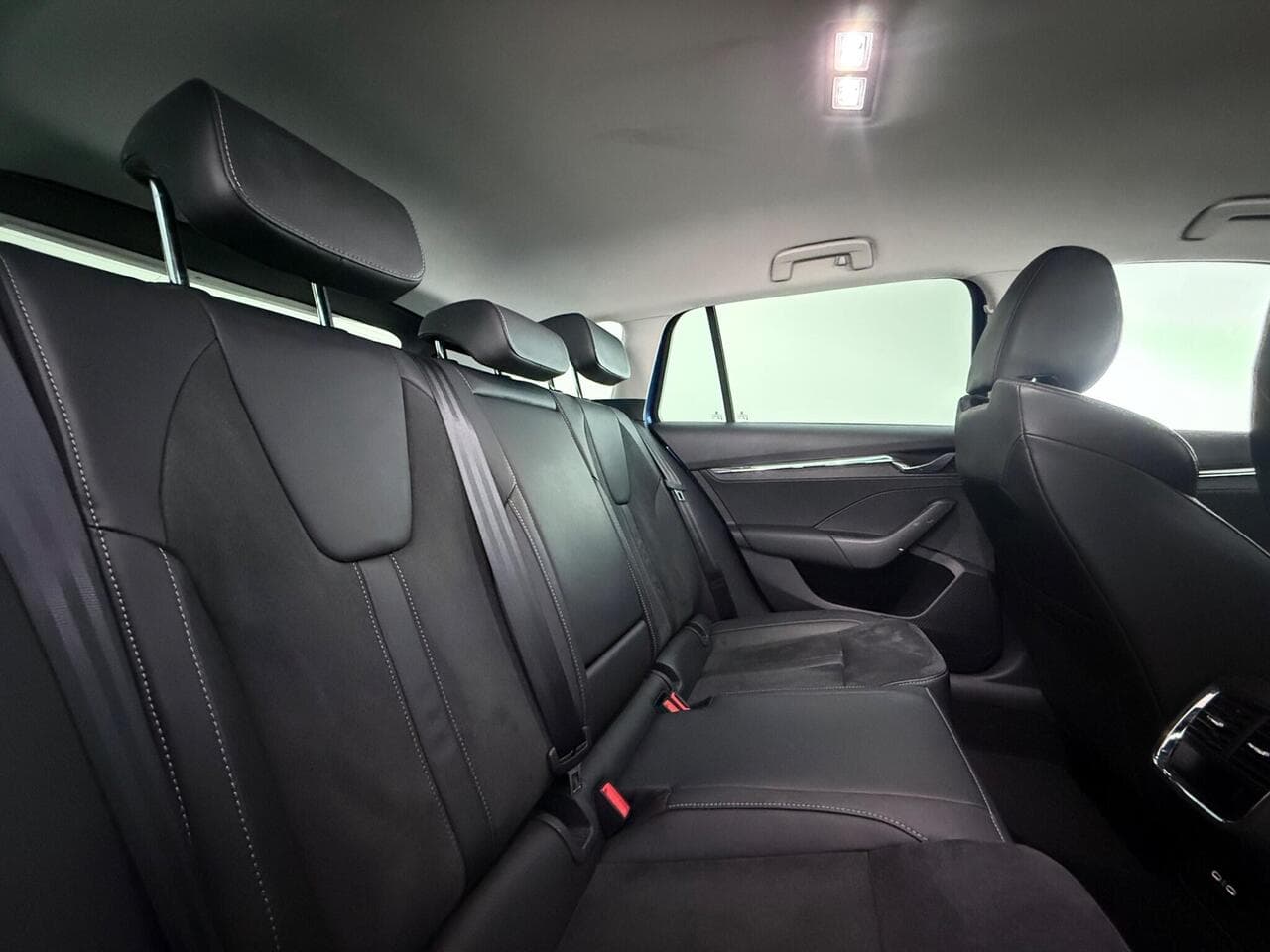 Skoda Octavia thumbnail Seats Rear
