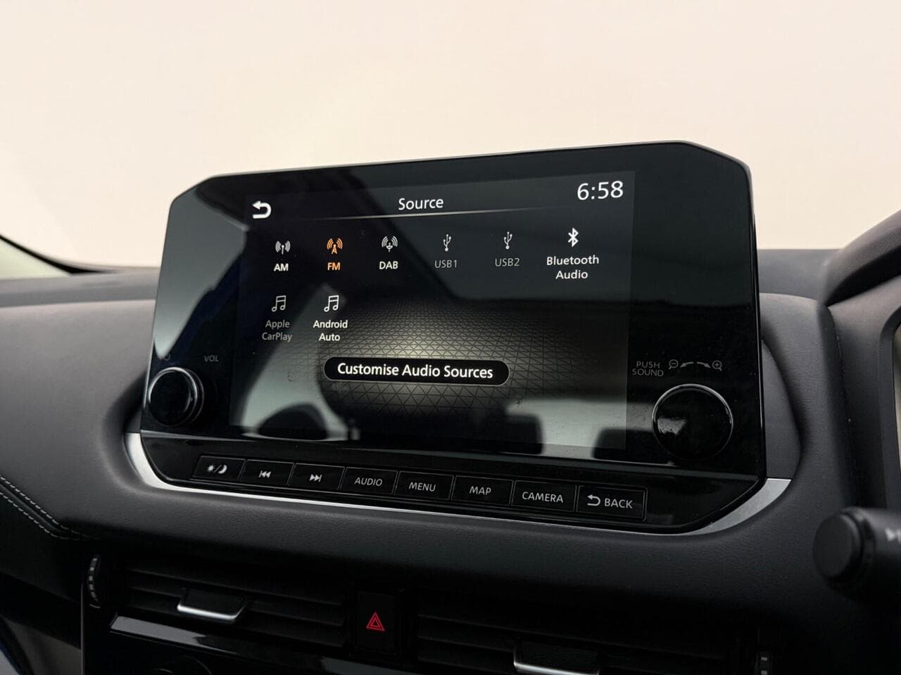 Nissan Qashqai thumbnail Infotainment System