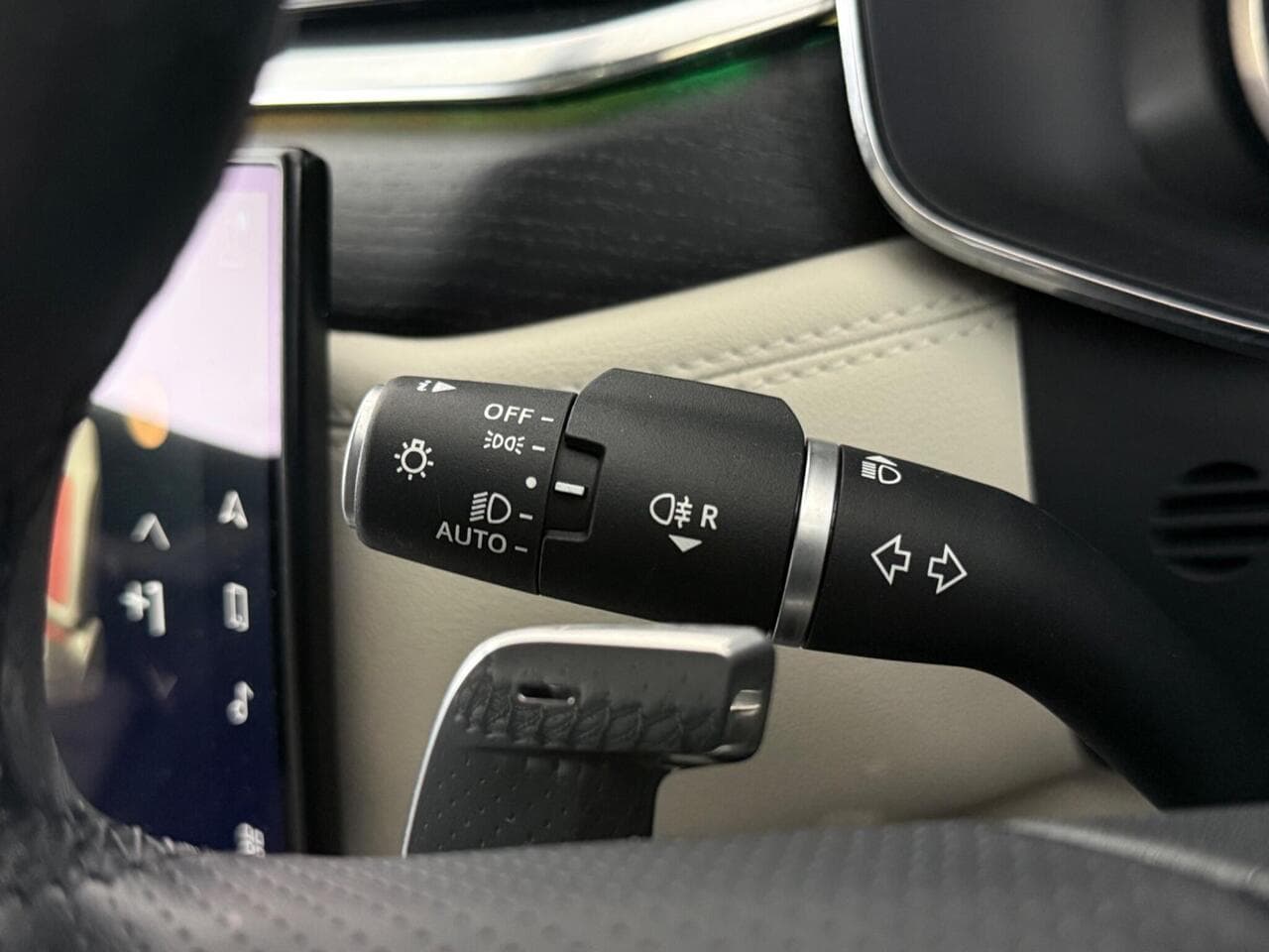 Jaguar F-PACE thumbnail Misc Controls