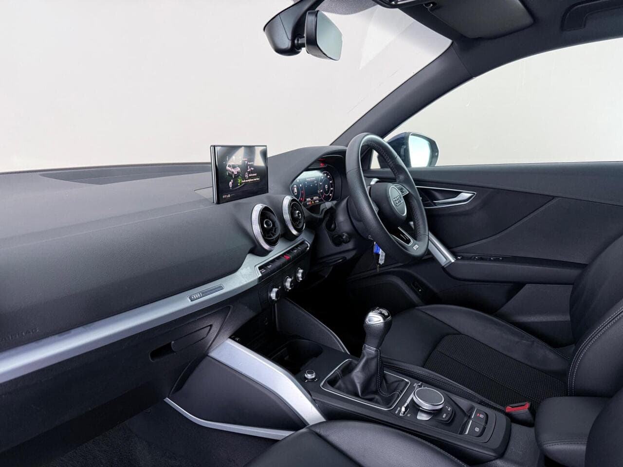 Audi Q2 thumbnail Interior Front