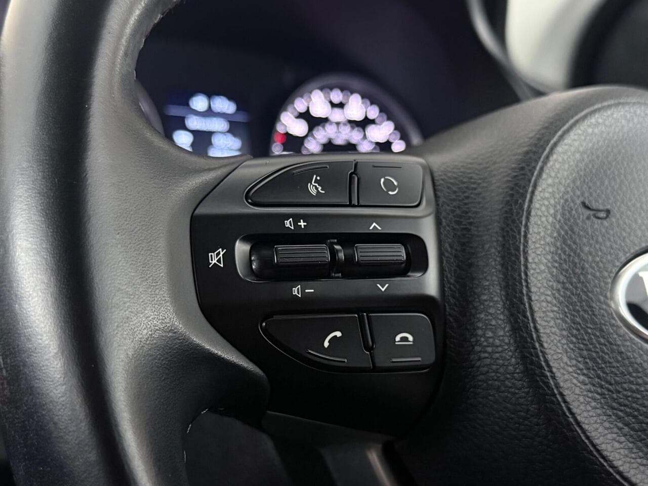 Kia Stonic thumbnail Misc Controls