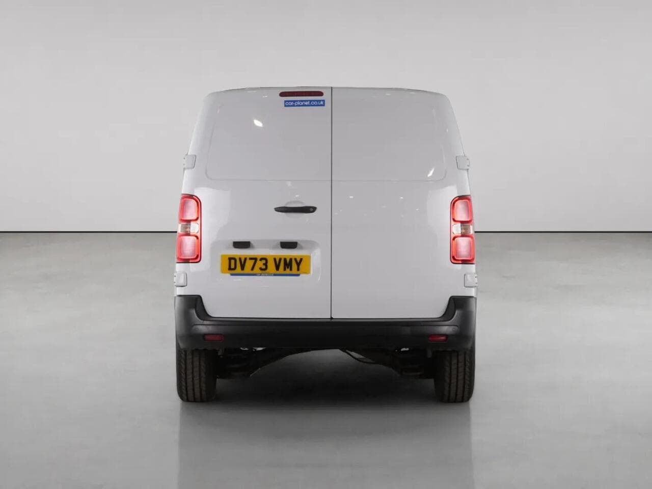 Vauxhall Vivaro thumbnail Rear