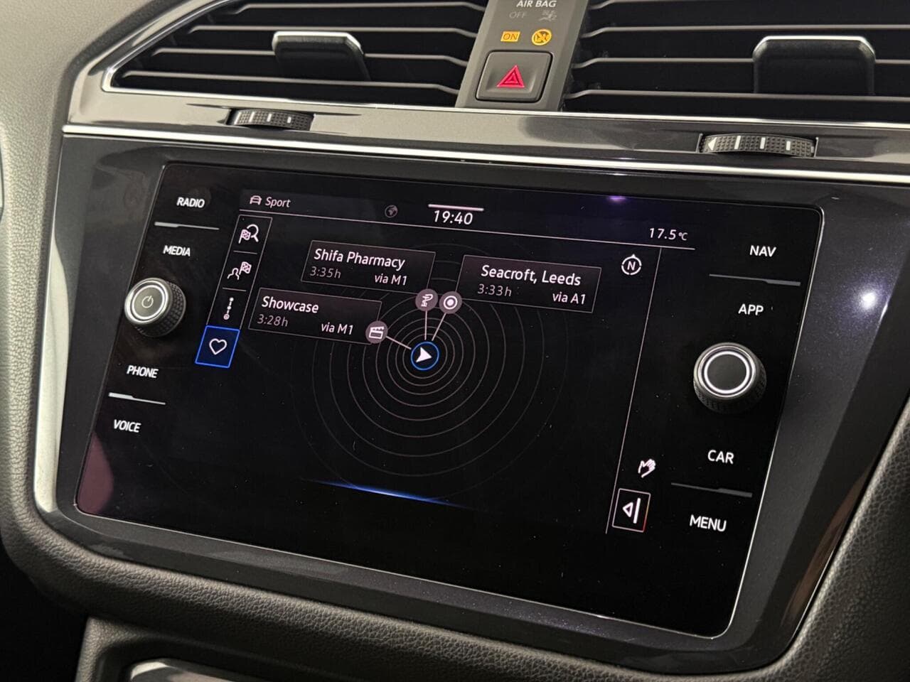 Volkswagen Tiguan Allspace thumbnail Infotainment System