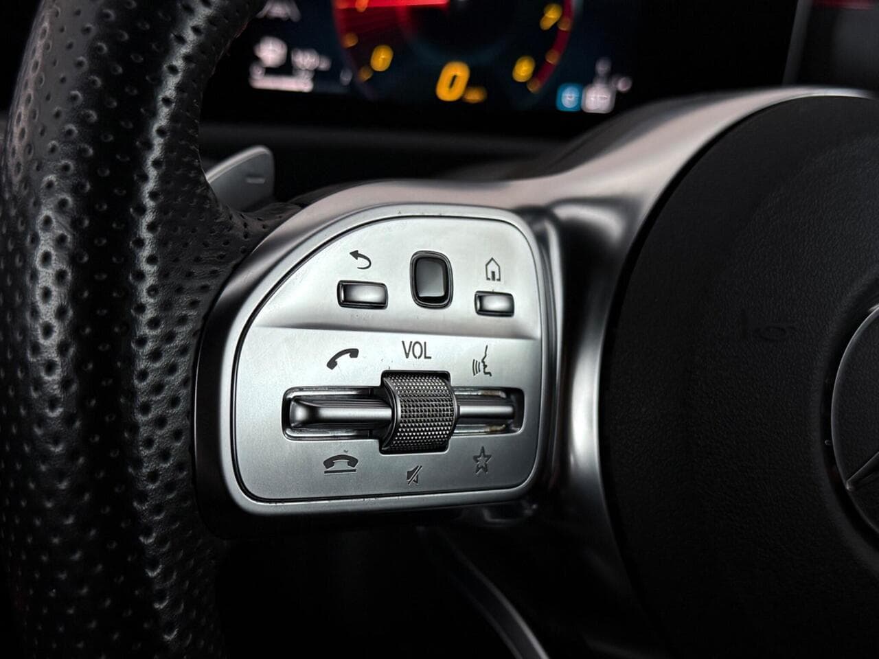 Mercedes-Benz A Class thumbnail Misc Controls