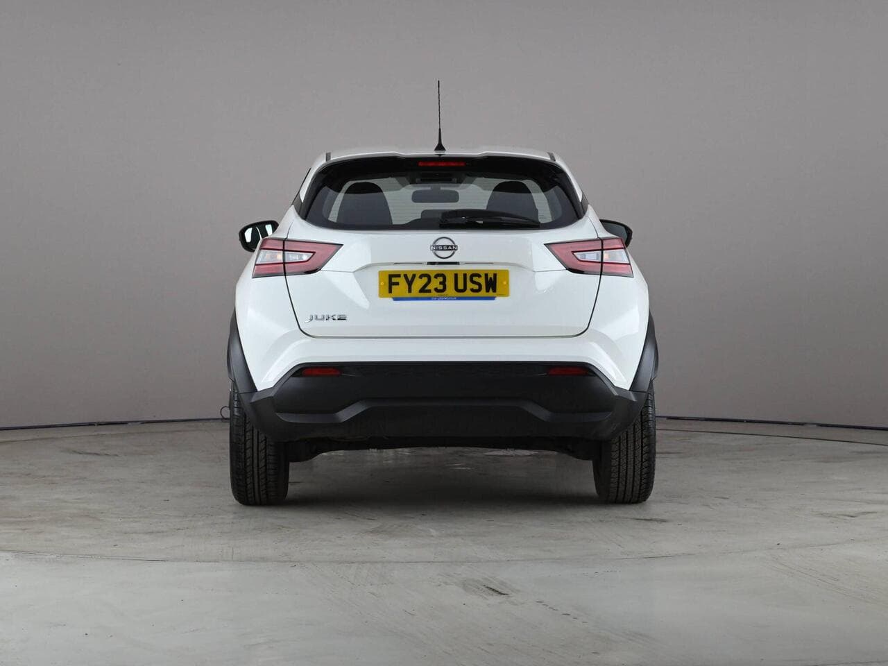 Nissan Juke thumbnail Rear