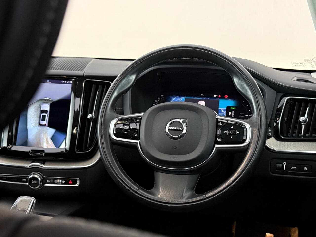 Volvo XC60 thumbnail Steering Wheel