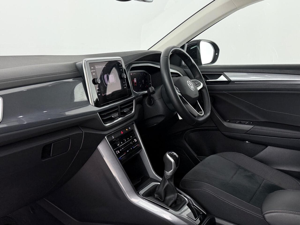 Volkswagen T-Roc thumbnail Interior Front