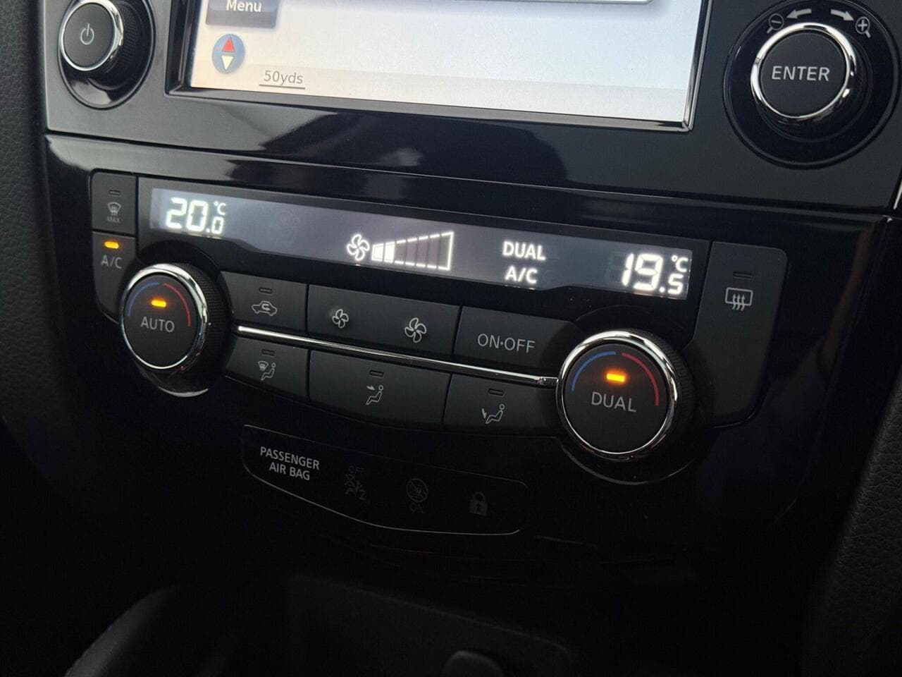 Nissan Qashqai thumbnail Infotainment System