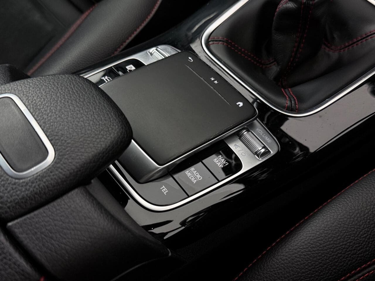 Mercedes-Benz A Class thumbnail Steering Wheel