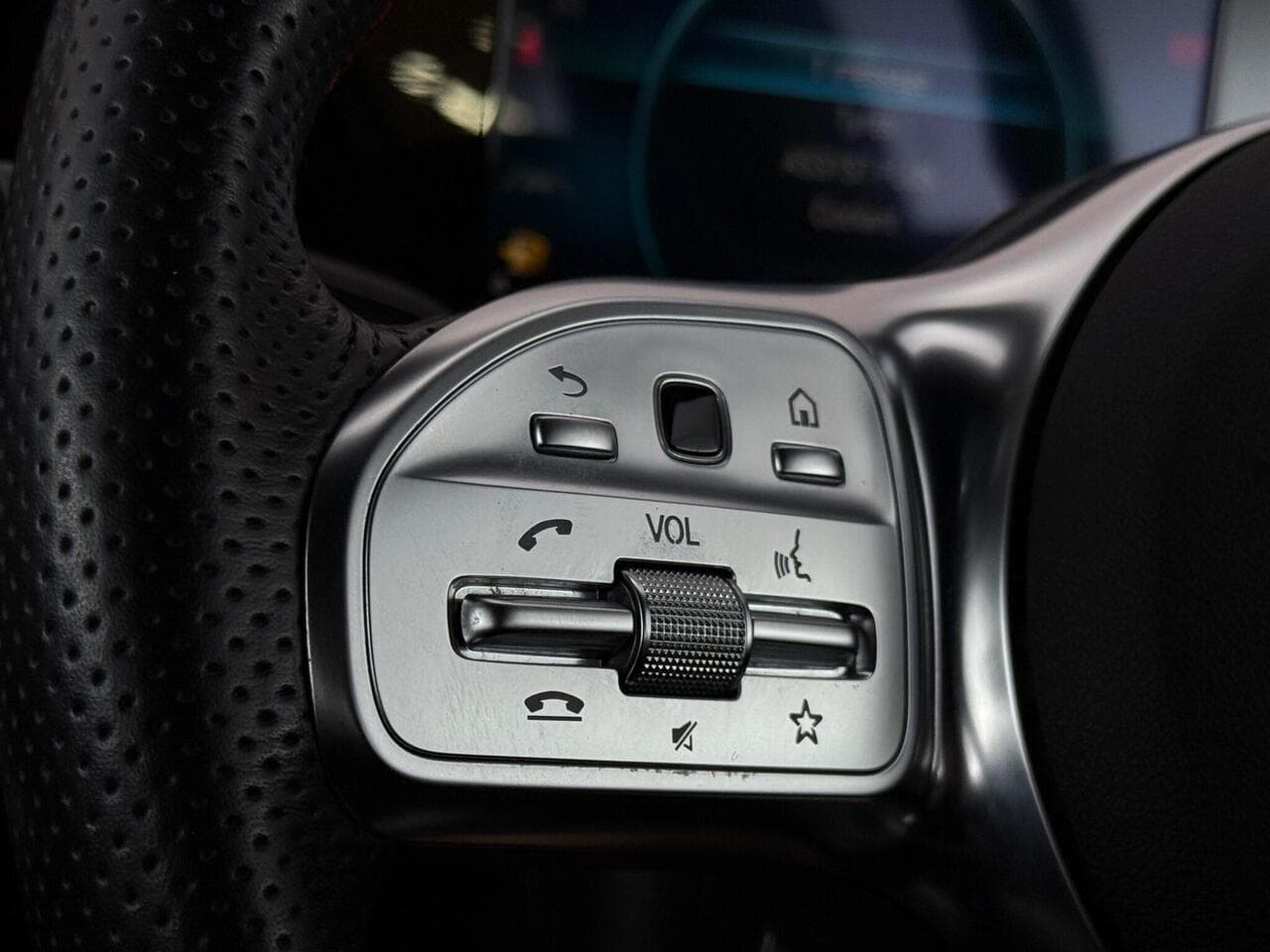 Mercedes-Benz A Class thumbnail Misc Controls