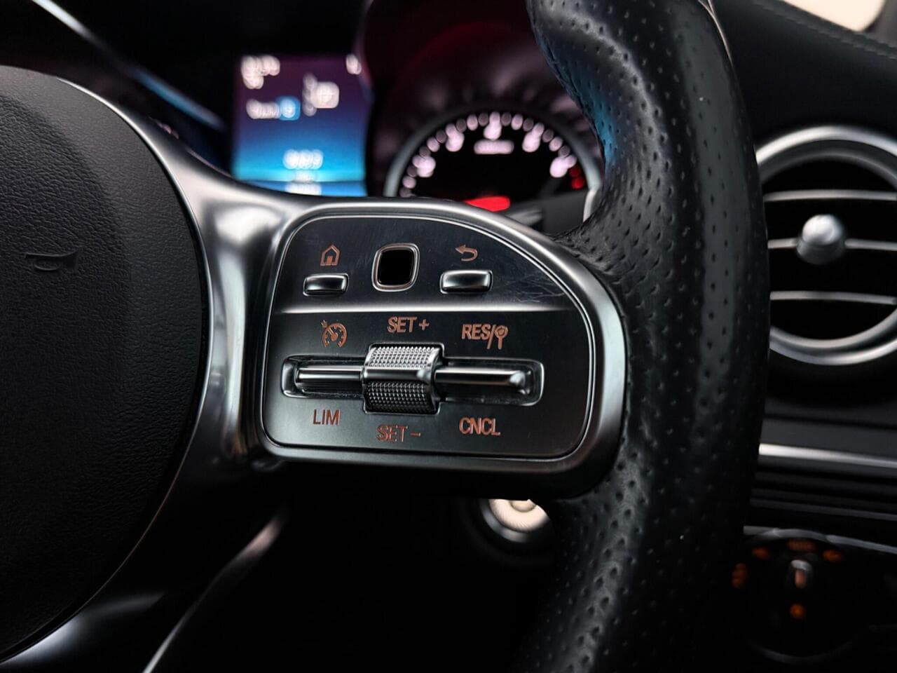 Mercedes-Benz C Class thumbnail Misc Controls