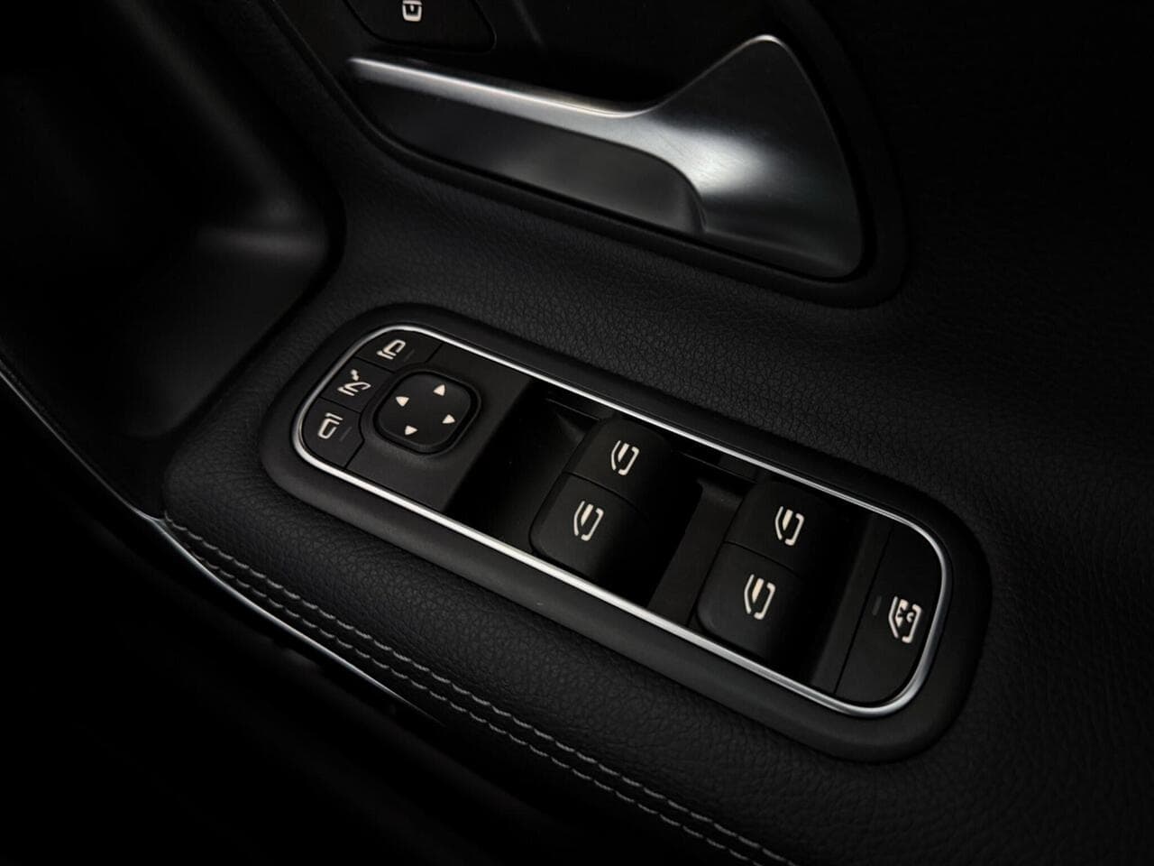 Mercedes-Benz A Class thumbnail Misc Controls