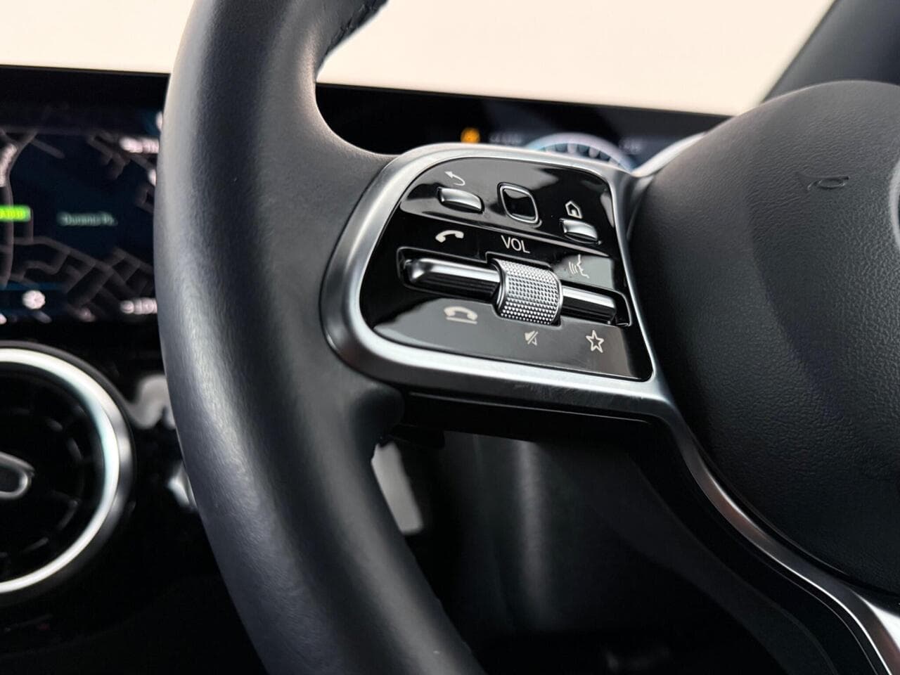 Mercedes-Benz B Class thumbnail Steering Wheel