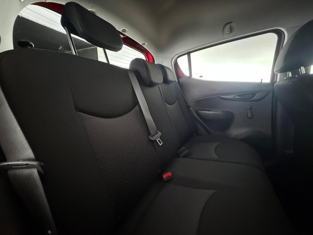 Vauxhall Viva thumbnail Seats Rear