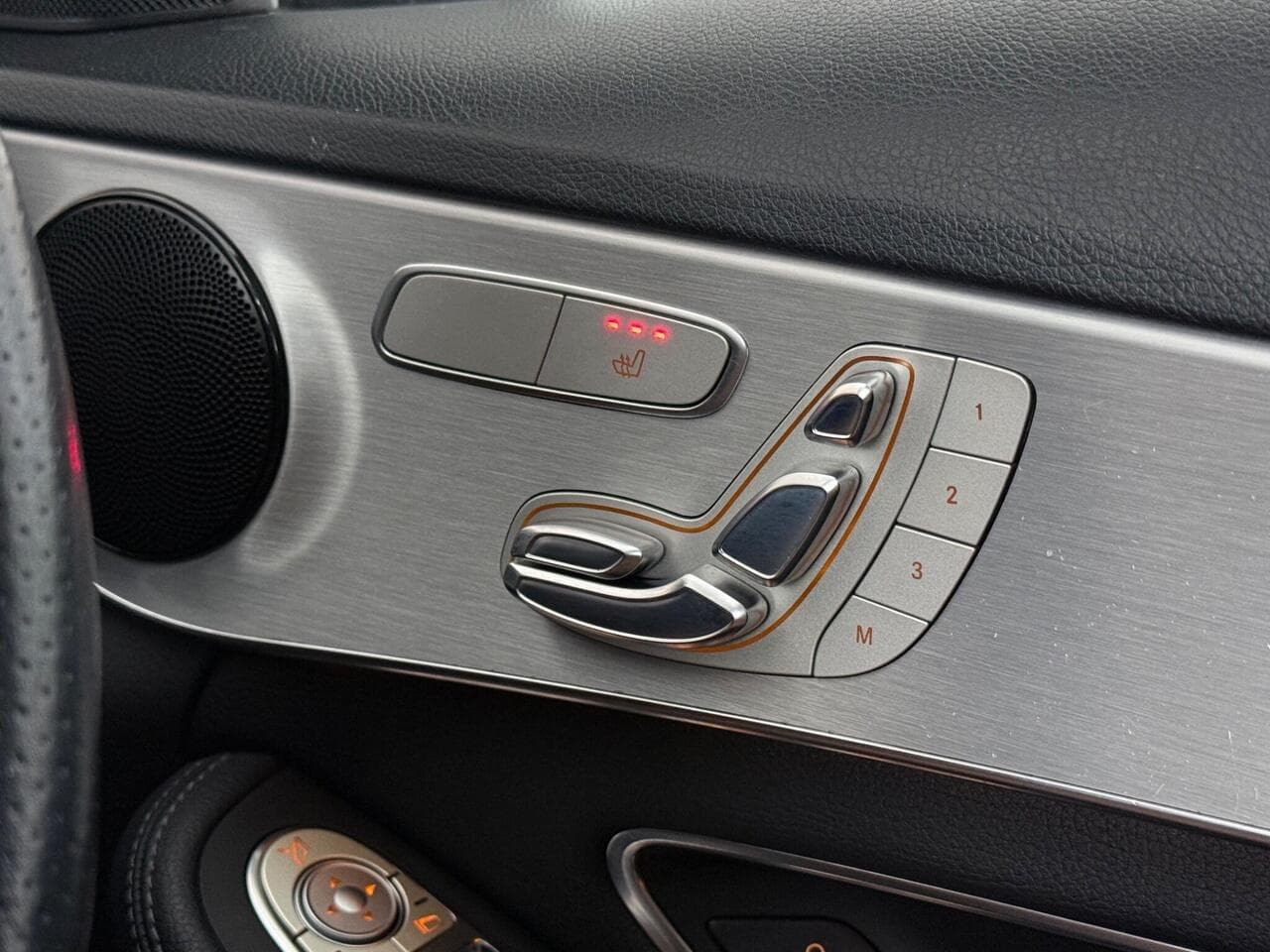 Mercedes-Benz C Class thumbnail Misc Controls