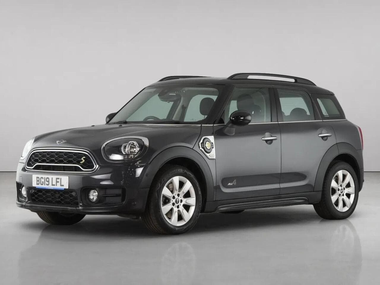 MINI Countryman thumbnail Front Left