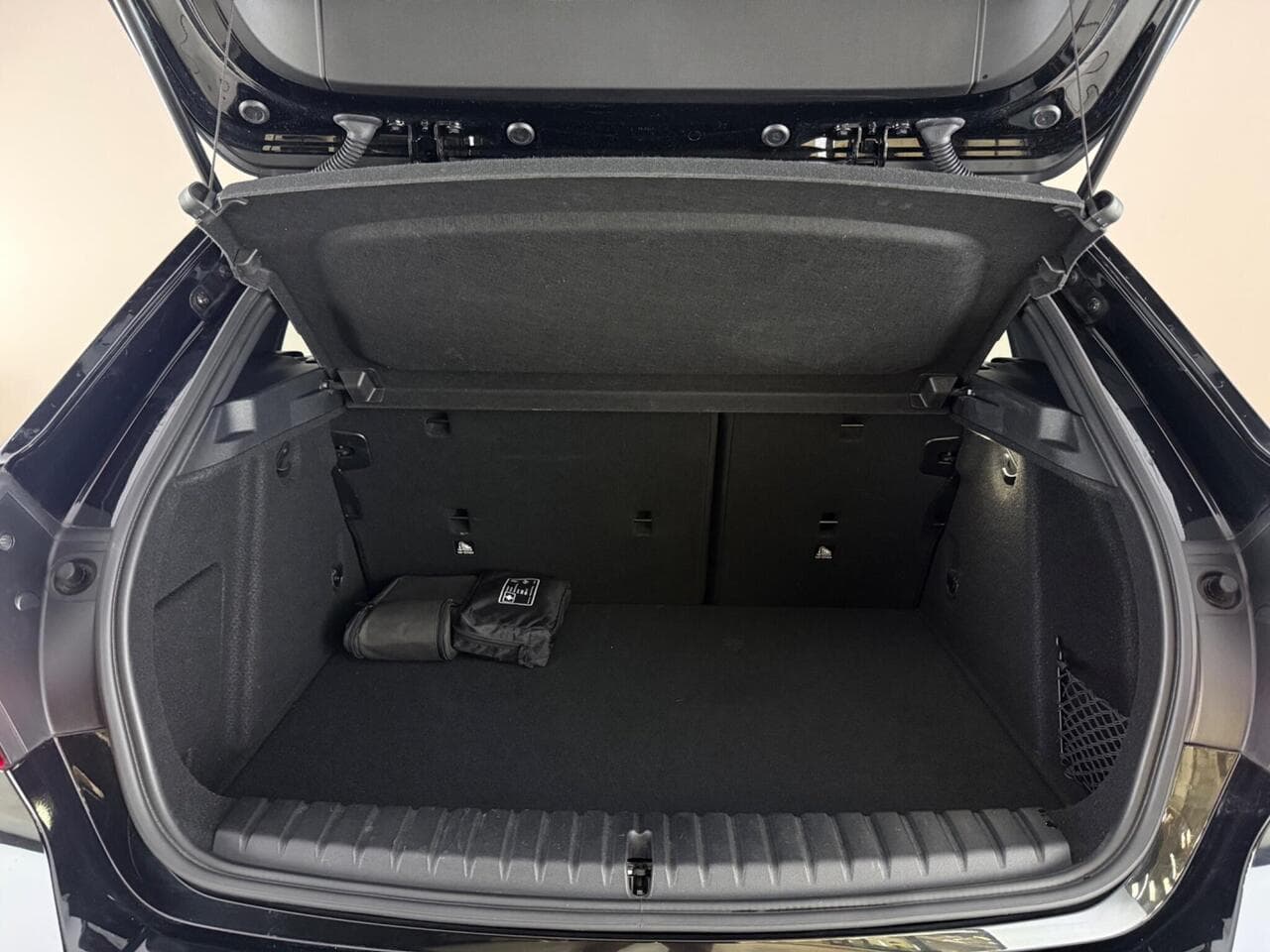 BMW 1 Series thumbnail Boot