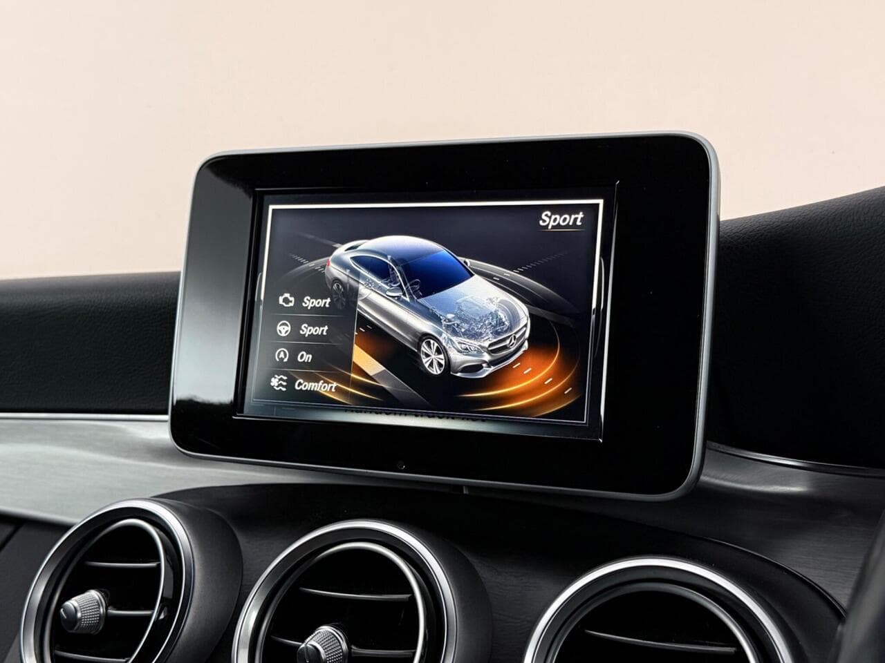 Mercedes-Benz C Class thumbnail Infotainment System