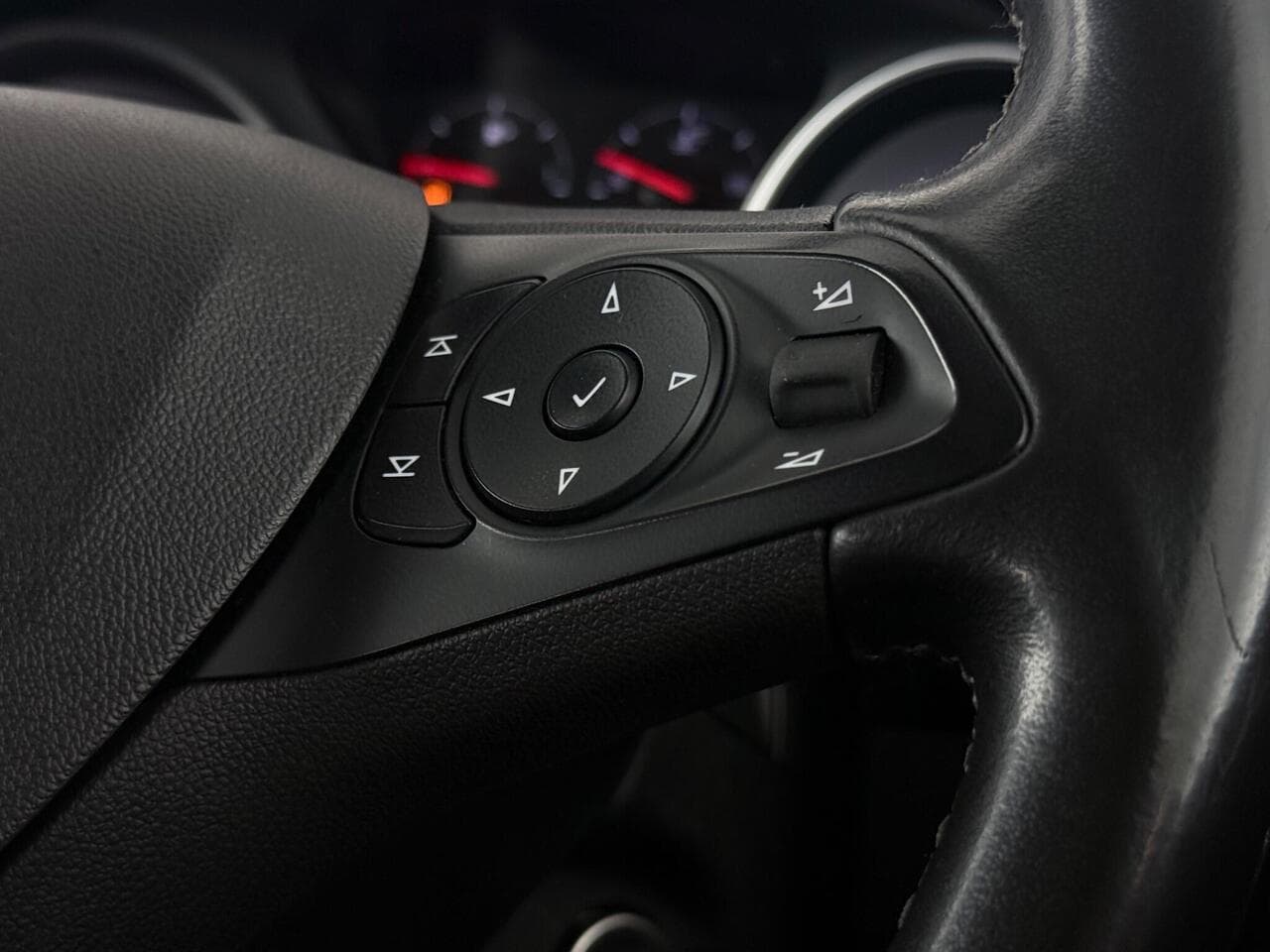Vauxhall Astra thumbnail Misc Controls