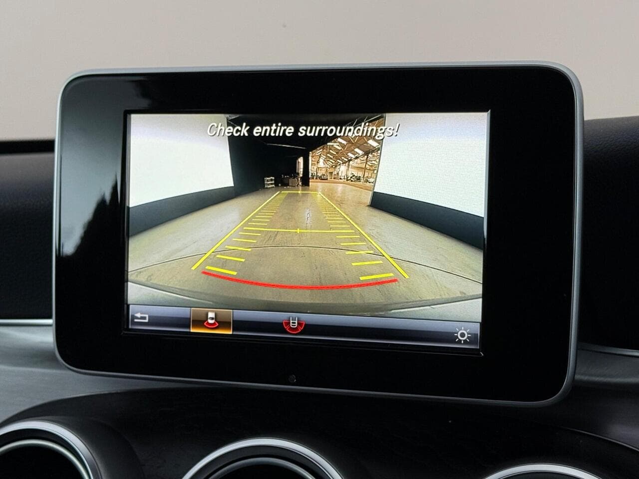 Mercedes-Benz C Class thumbnail Infotainment System