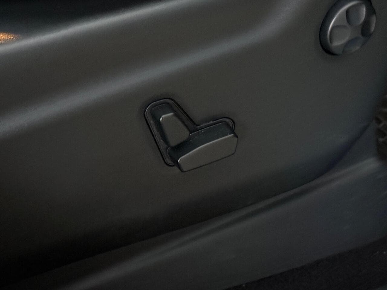 Jeep Grand Cherokee thumbnail Misc Controls