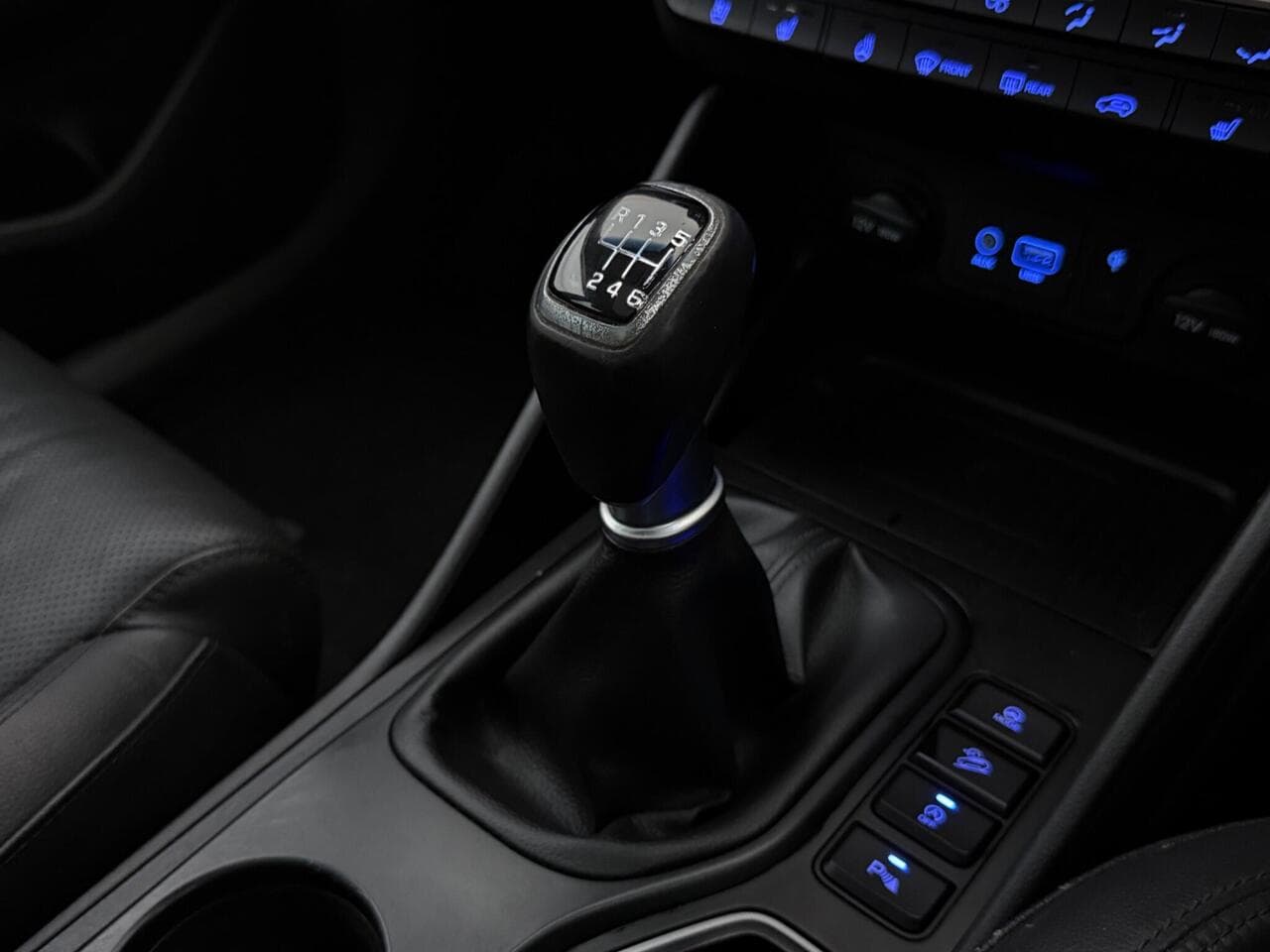 Hyundai TUCSON thumbnail Interior Front