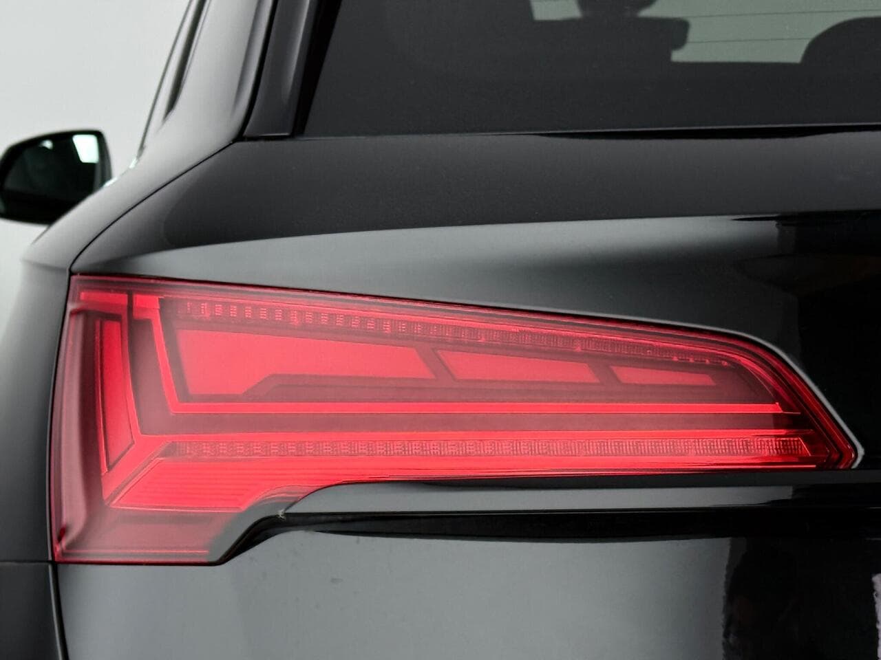 Audi Q5 thumbnail Lights Rear