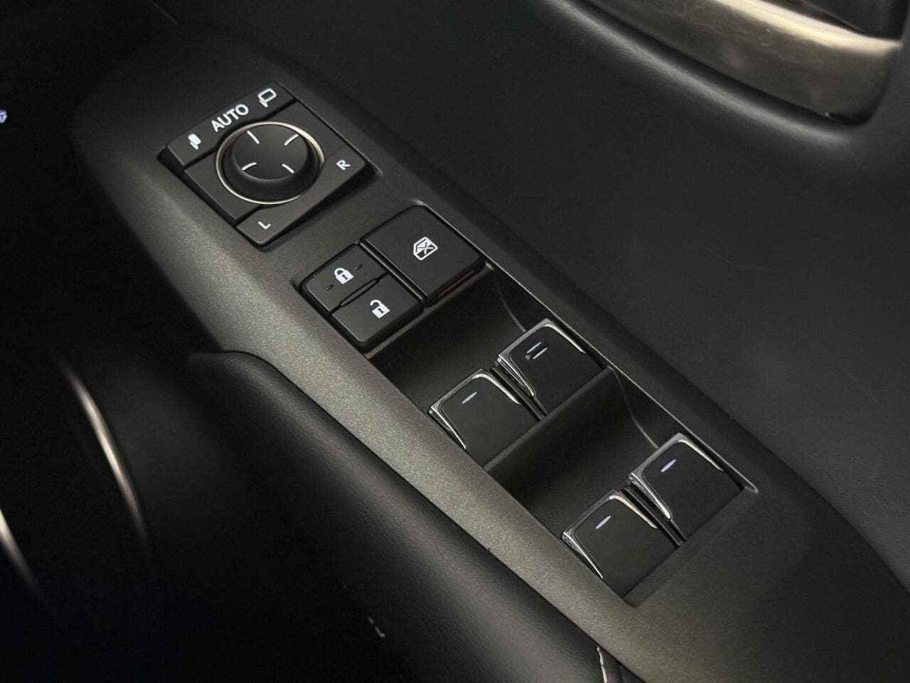 Lexus NX thumbnail Misc Controls