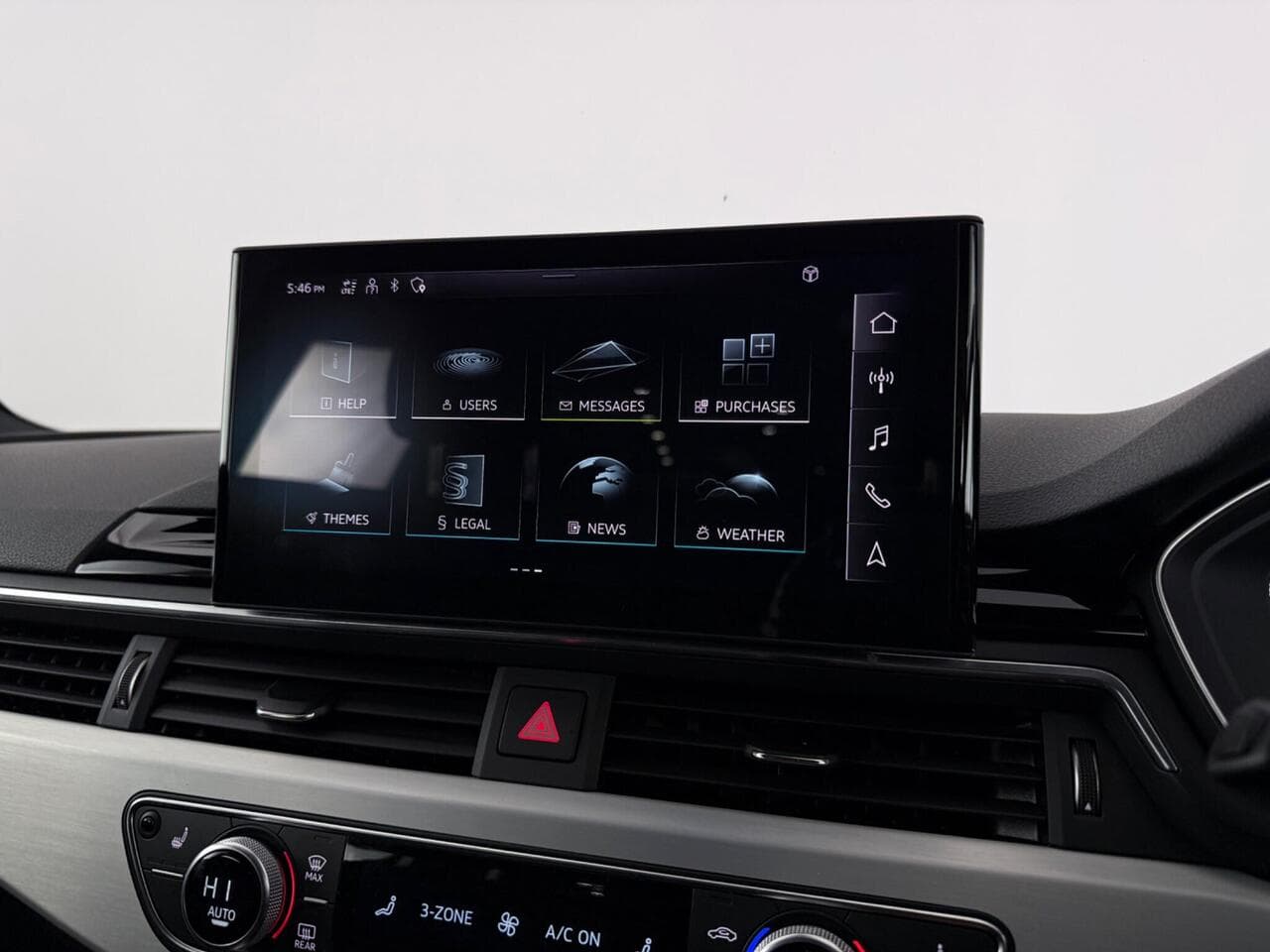 Audi A4 thumbnail Infotainment System