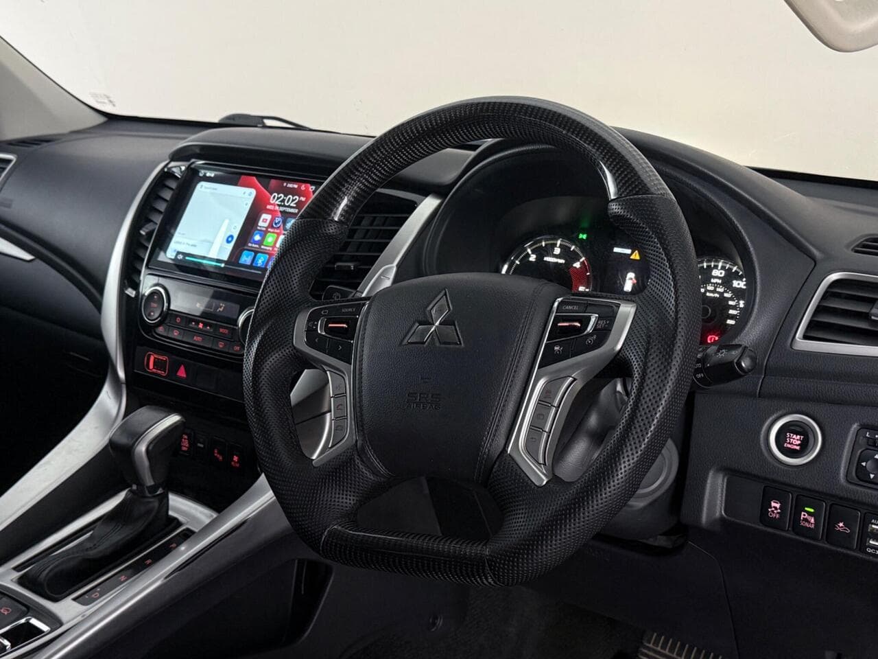 Mitsubishi Shogun Sport thumbnail Interior Front