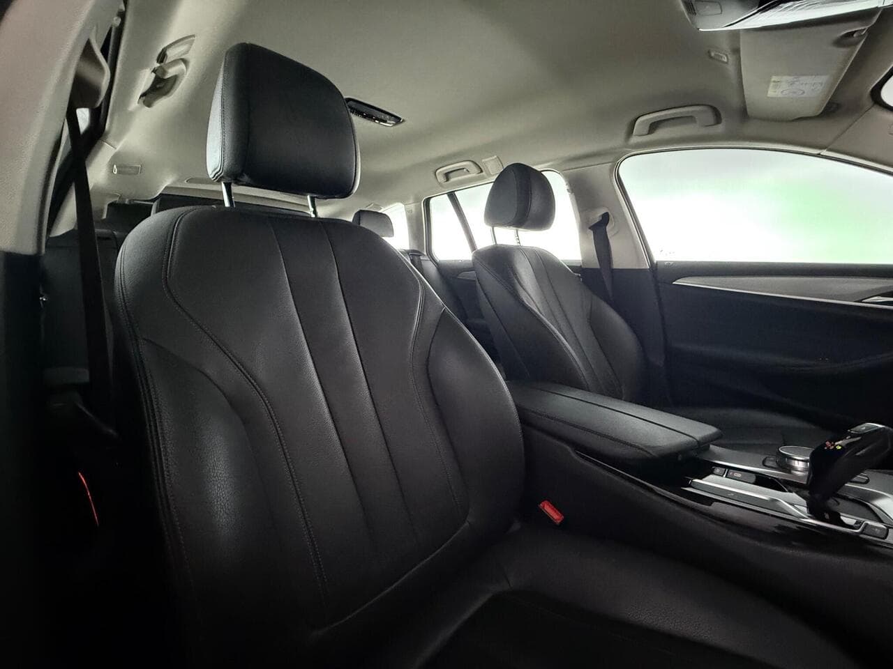 BMW 5 Series thumbnail Seats Rear