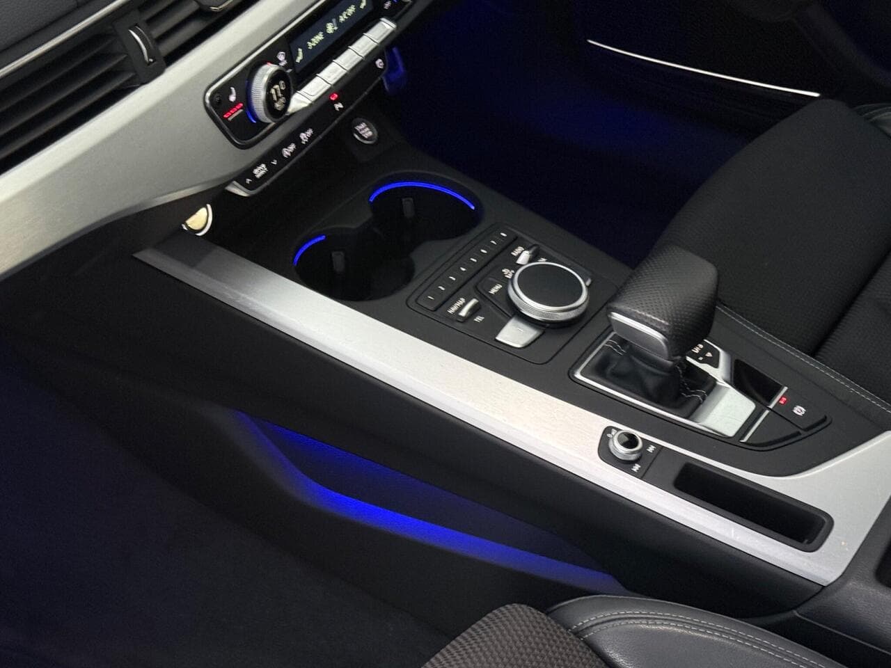 Audi A4 Avant thumbnail Interior Front