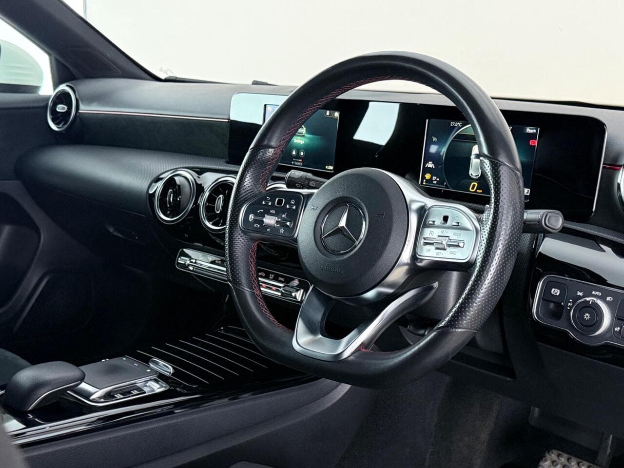Mercedes-Benz A Class thumbnail Steering Wheel