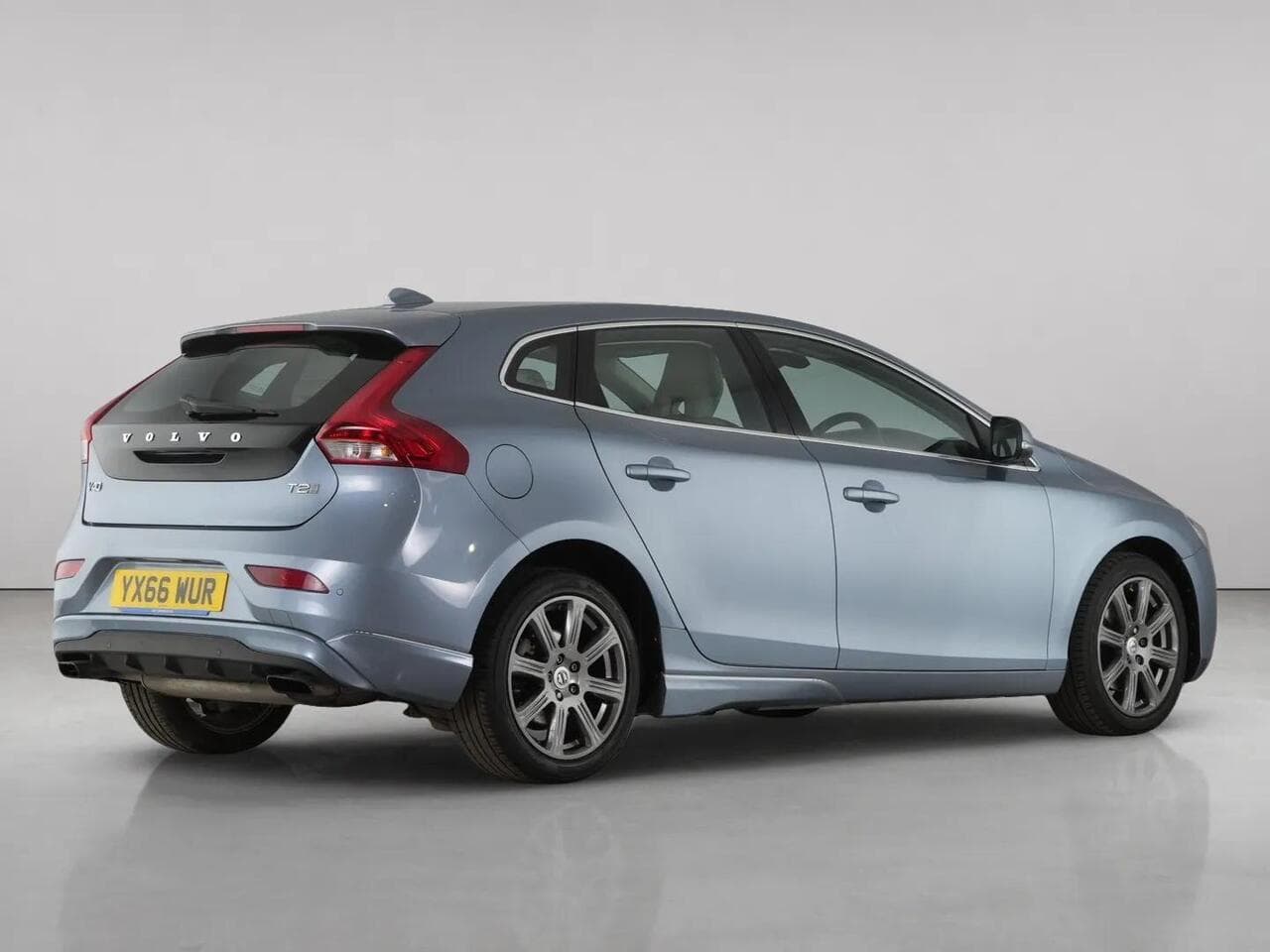 Volvo V40 thumbnail Rear Right
