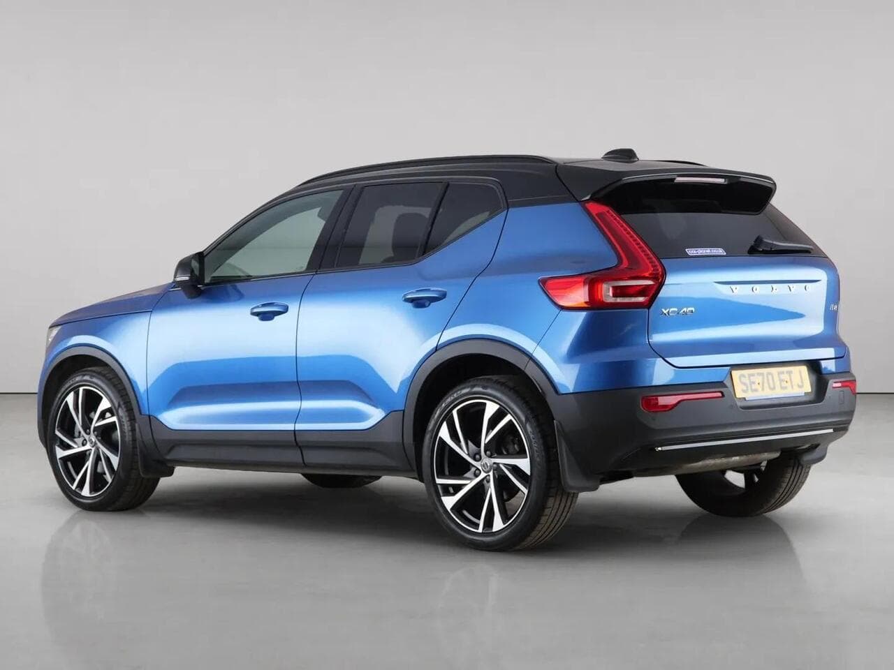 Volvo XC40 thumbnail Rear Left