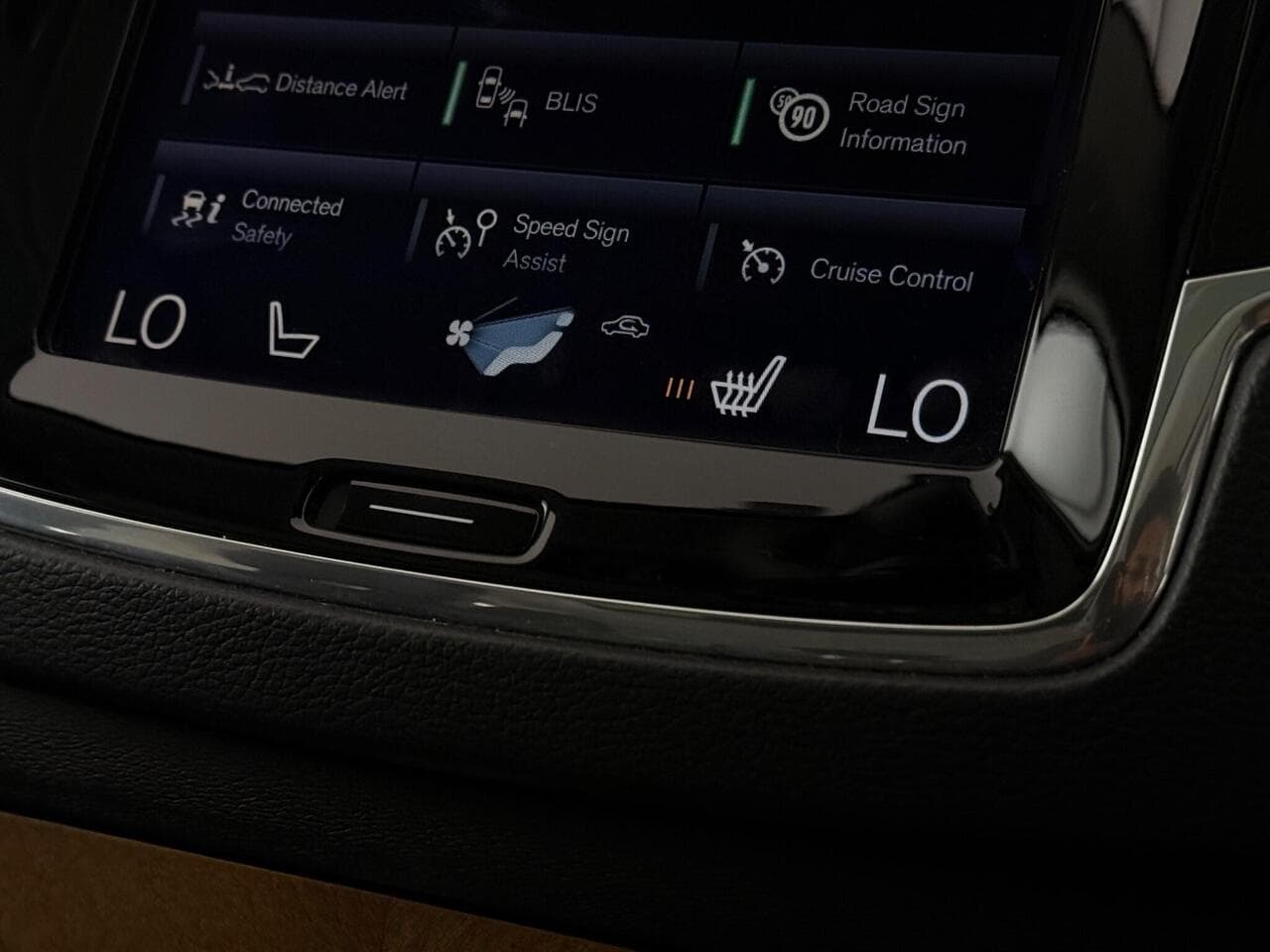 Volvo XC90 thumbnail Misc Controls