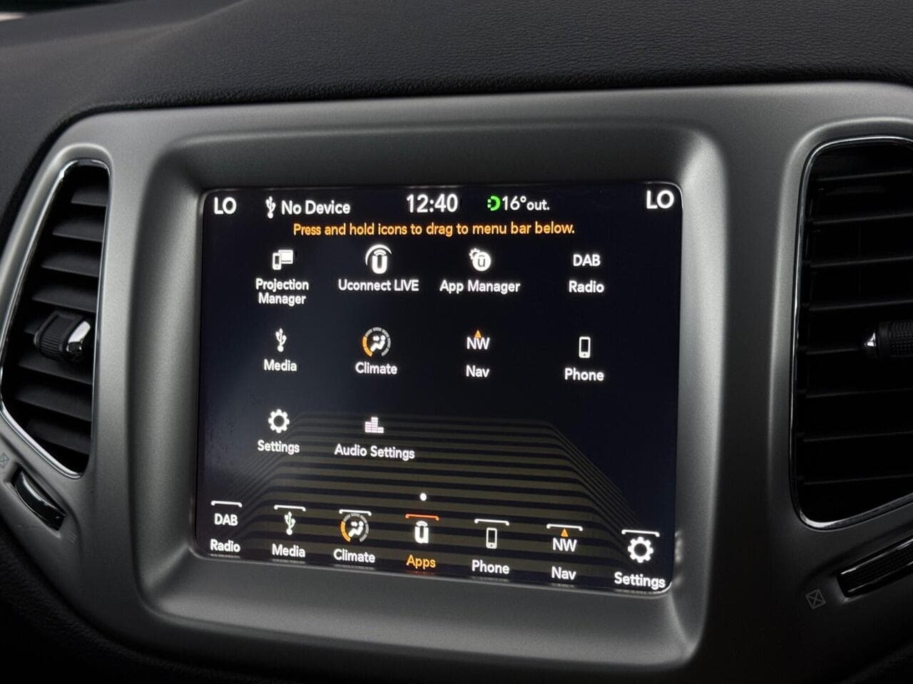 Jeep Compass thumbnail Infotainment System