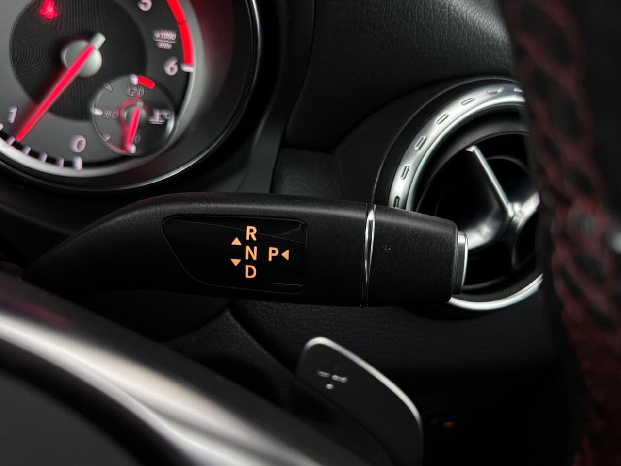 Mercedes-Benz GLA thumbnail Misc Controls