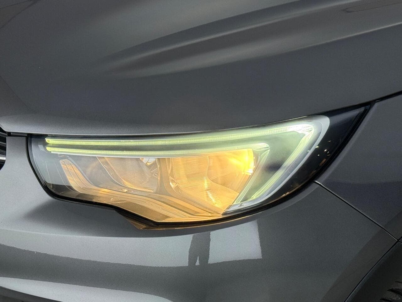 Vauxhall Grandland X thumbnail Lights Front