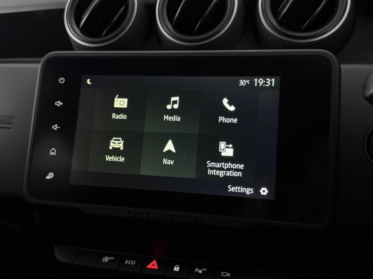 Dacia Duster thumbnail Infotainment System