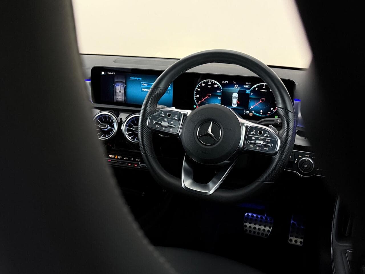 Mercedes-Benz CLA thumbnail Steering Wheel