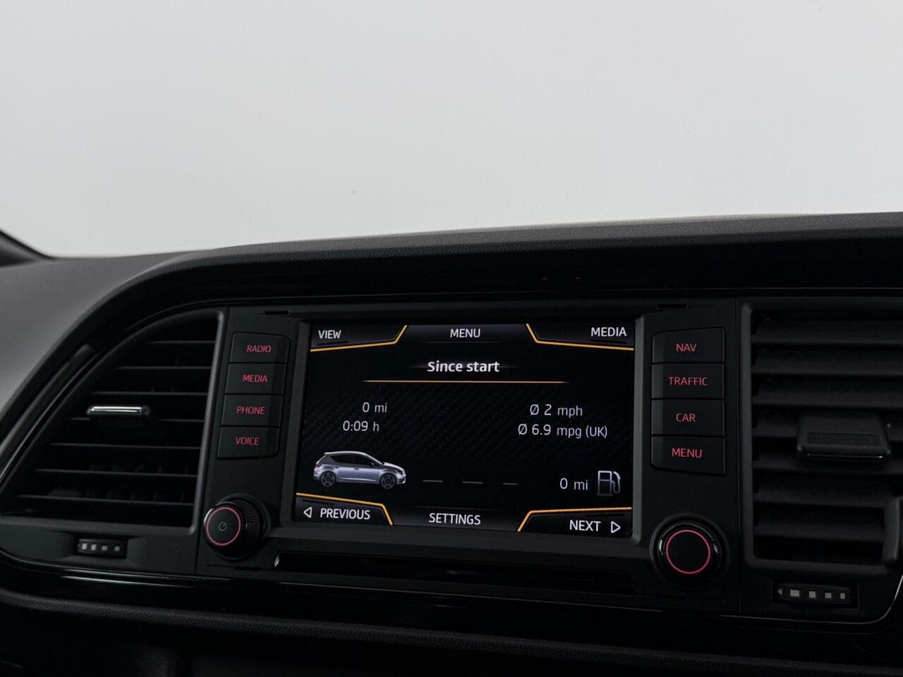 SEAT Leon thumbnail Infotainment System