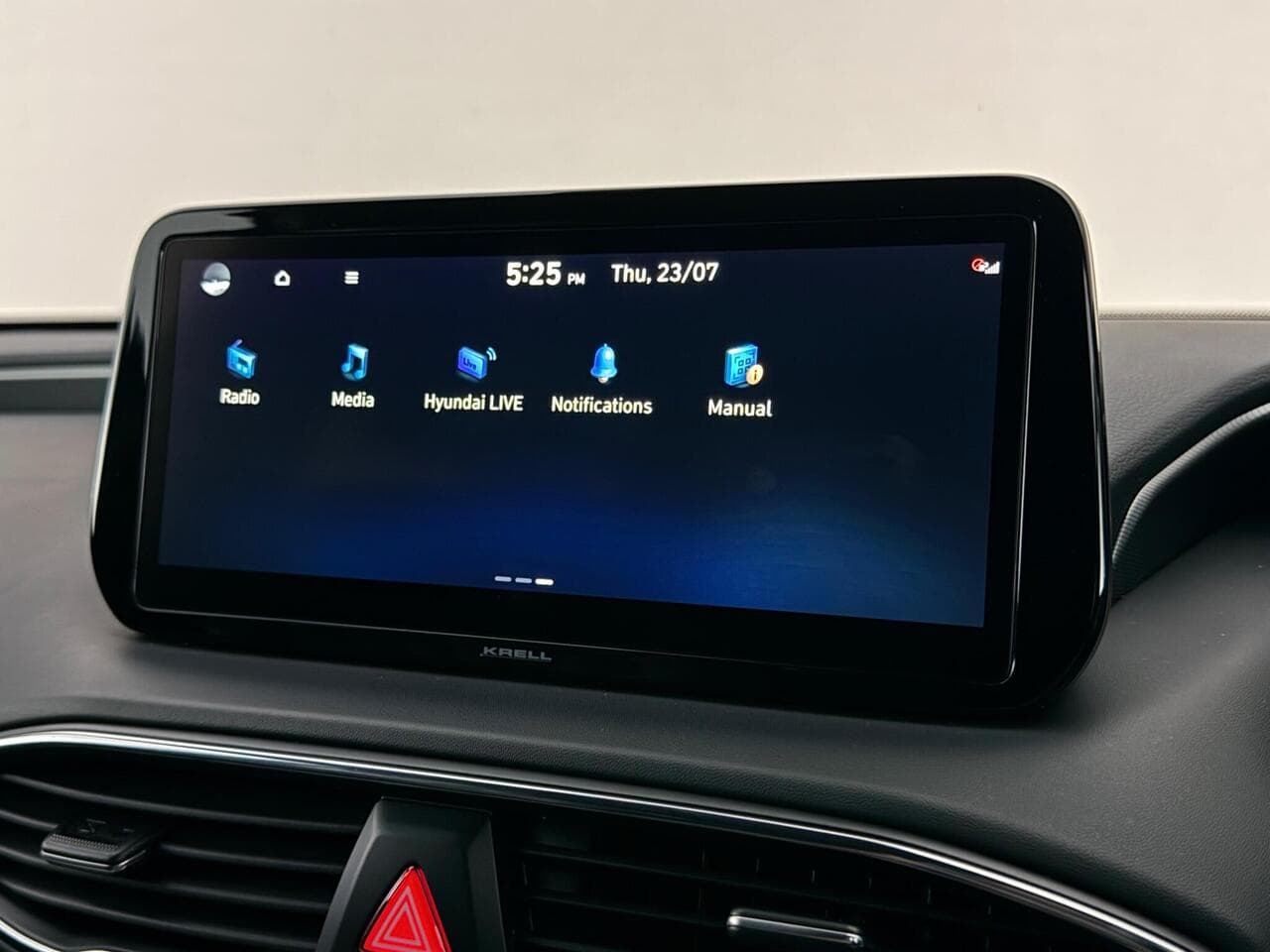 Hyundai Santa Fe thumbnail Infotainment System