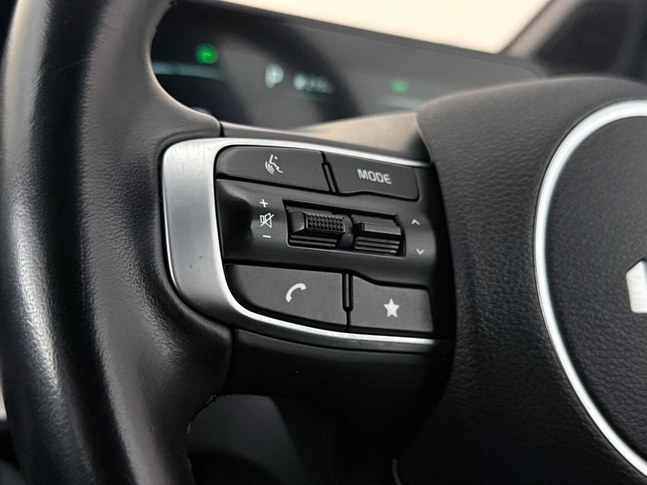Kia Sportage thumbnail Misc Controls