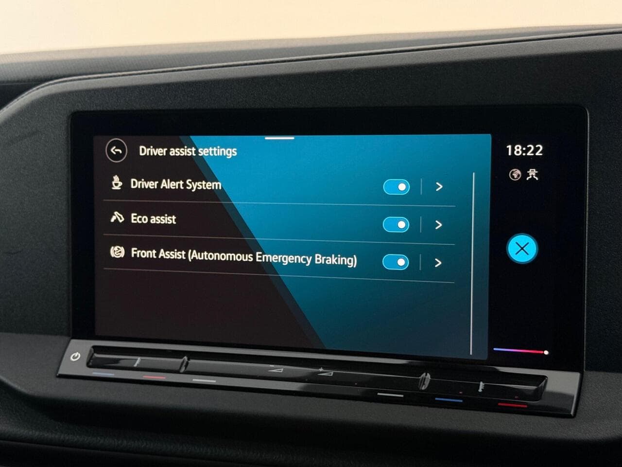 Volkswagen Caddy thumbnail Infotainment System