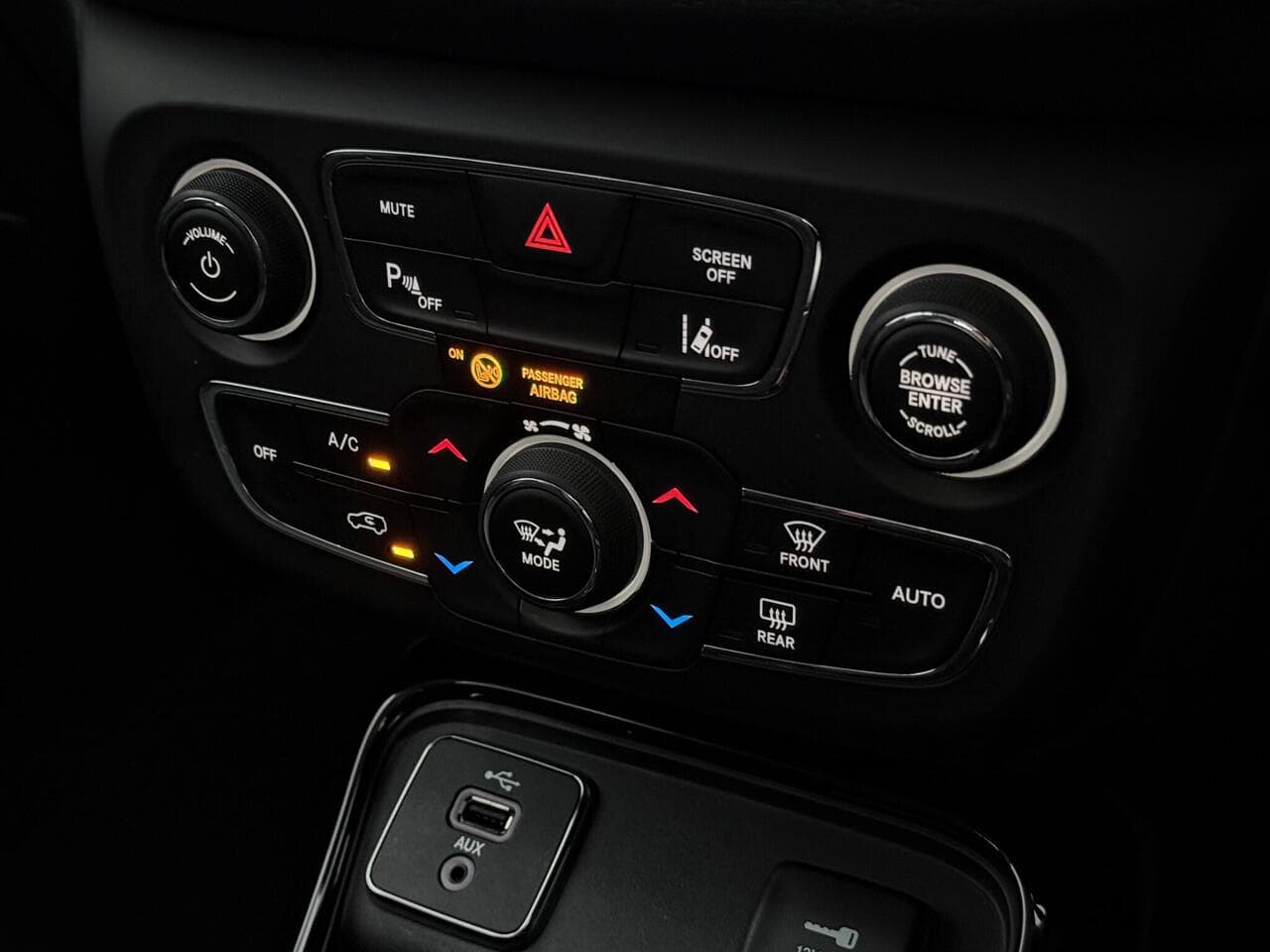 Jeep Compass thumbnail Misc Controls