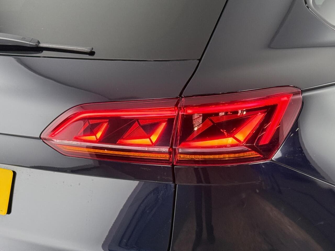 Volkswagen Touareg thumbnail Lights Rear