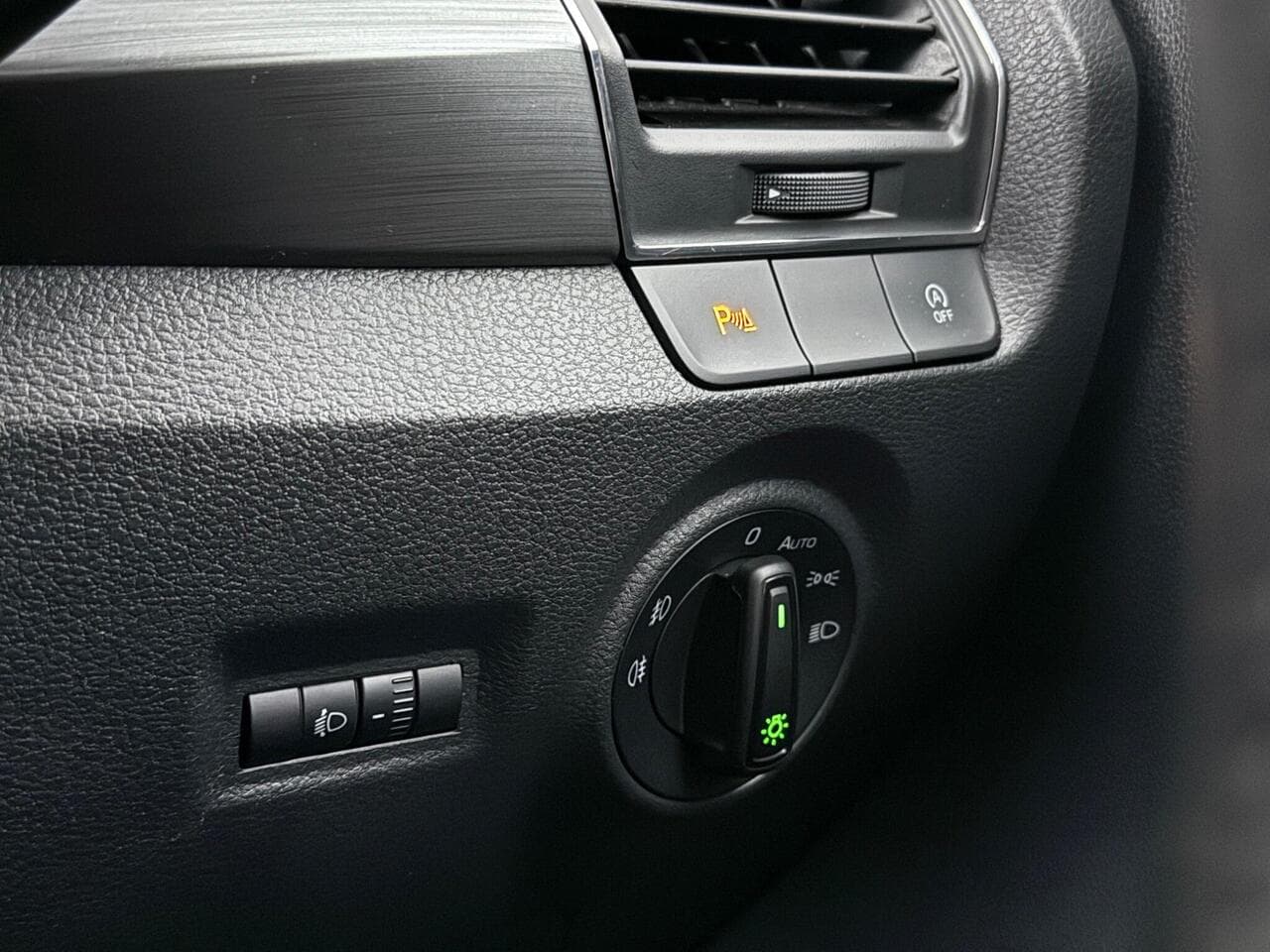 Skoda Fabia thumbnail Misc Controls