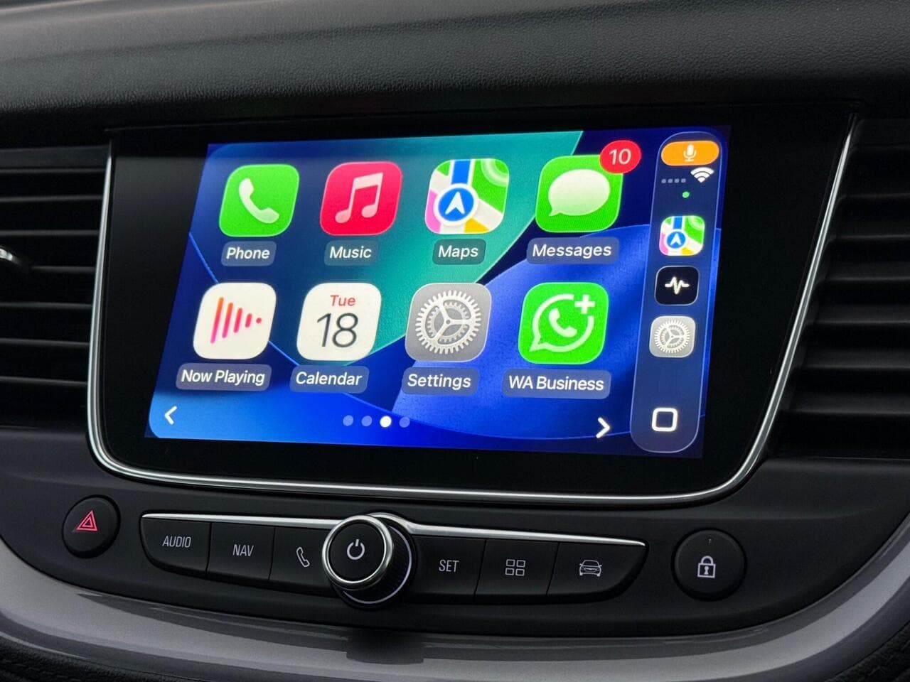 Vauxhall Grandland X thumbnail Infotainment System