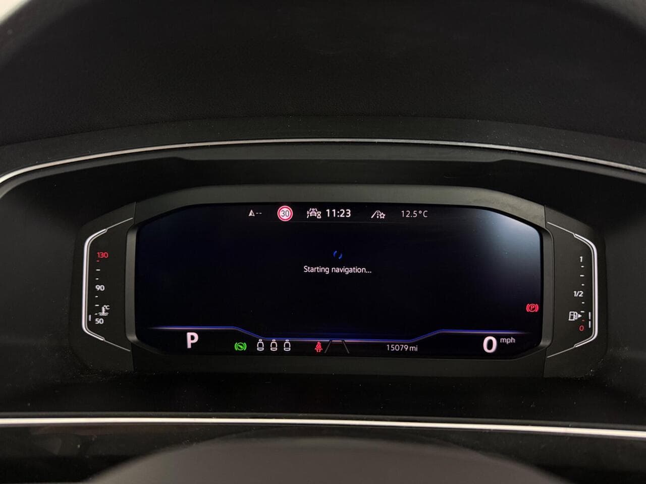 Volkswagen Tiguan thumbnail Driver Instruments